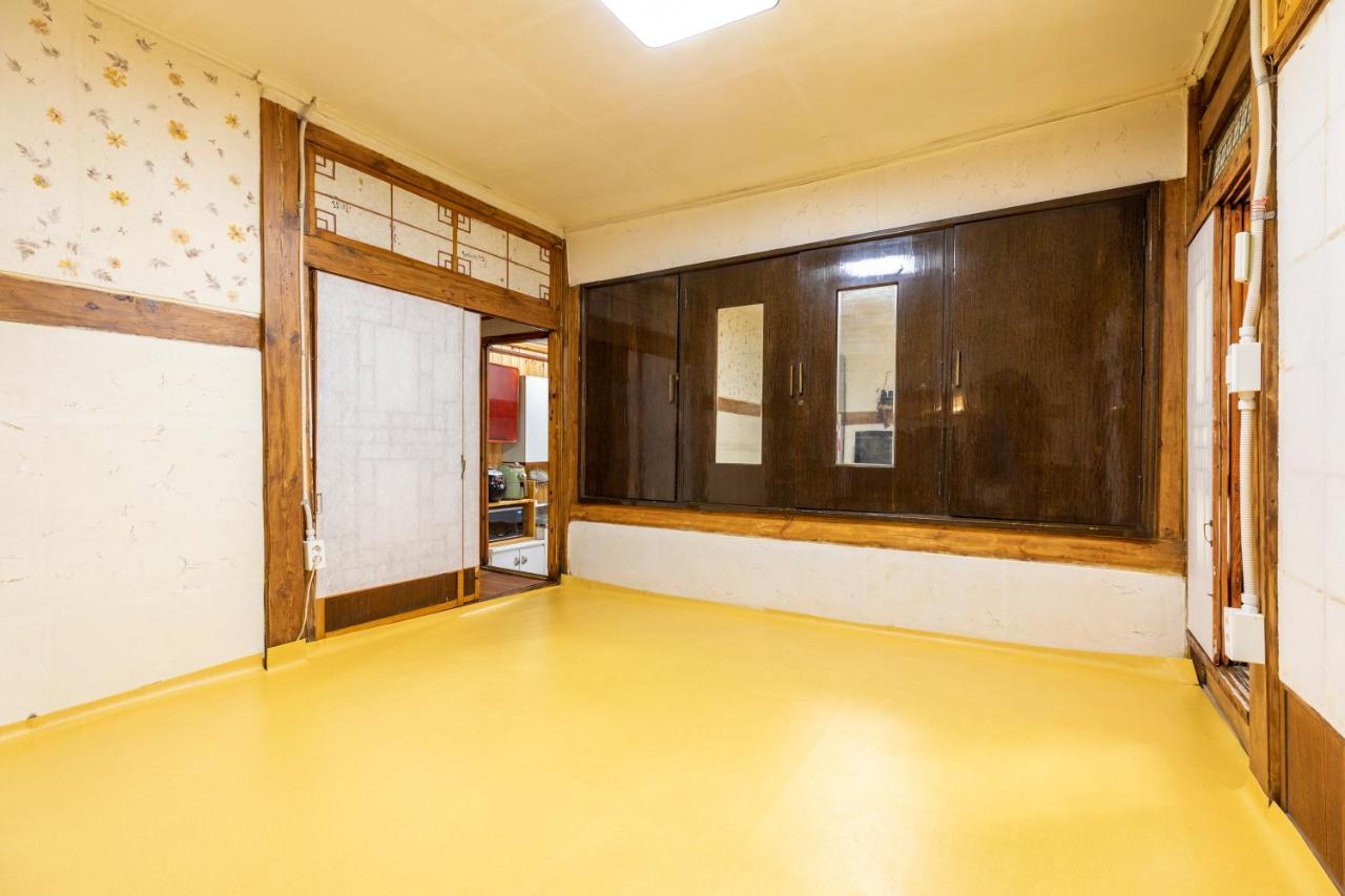 Dongmyo Hanok Sihwadang - Private Korean Style House In The City Center With A Beautiful Garden Seoul Exterior foto