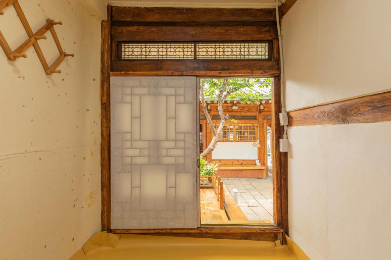 Dongmyo Hanok Sihwadang - Private Korean Style House In The City Center With A Beautiful Garden Seoul Exterior foto
