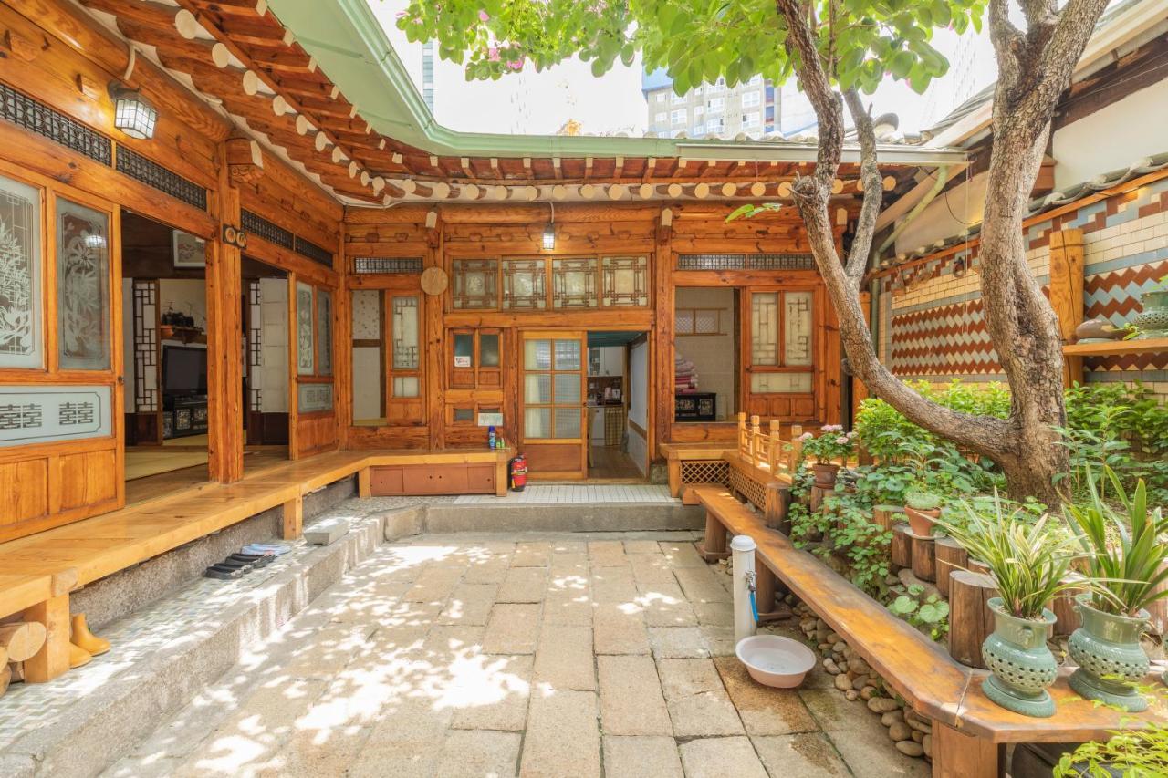 Dongmyo Hanok Sihwadang - Private Korean Style House In The City Center With A Beautiful Garden Seoul Exterior foto